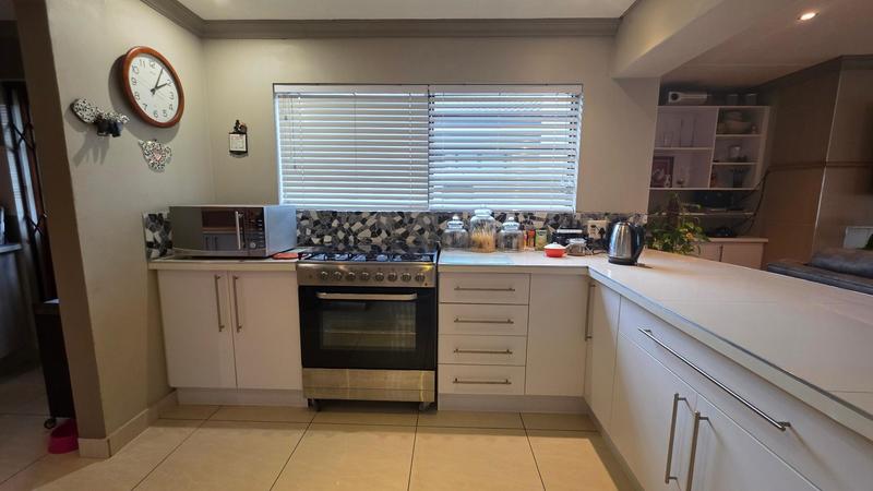 3 Bedroom Property for Sale in Reebok Western Cape
